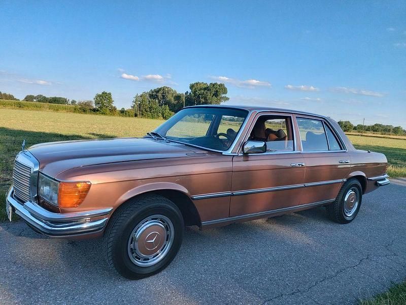 Gold Gebraucht 1978 Mercedes E280 Limousine | 18.900 € - Bild 1/4
