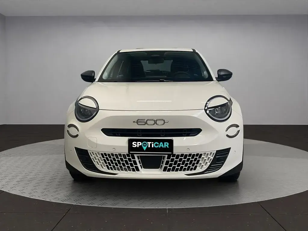 Neu Fiat 600 Business 101 PS (74 kW) 2026 Weiß SUV