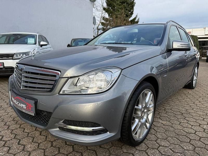 Gebraucht Mercedes C180 156 PS (114 kW) 2011 Silber Kombi