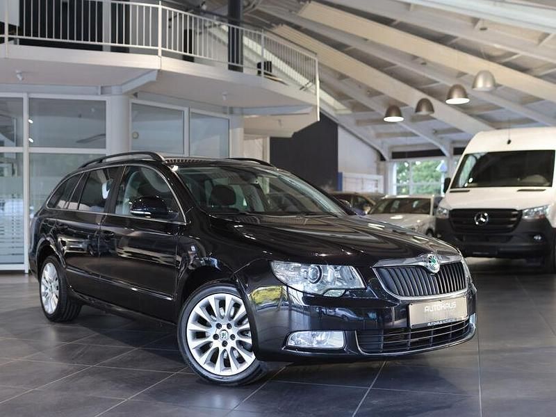 Schwarz Gebraucht 2013 Skoda Superb Exclusive Kombi | 14.980 € (Teuer) - Bild 1/4