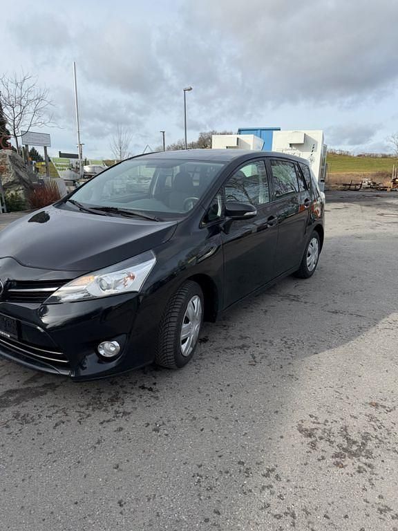 Gebraucht Toyota Verso Comfort 111 PS (81 kW) 2015 Schwarz Van / Kleinbus