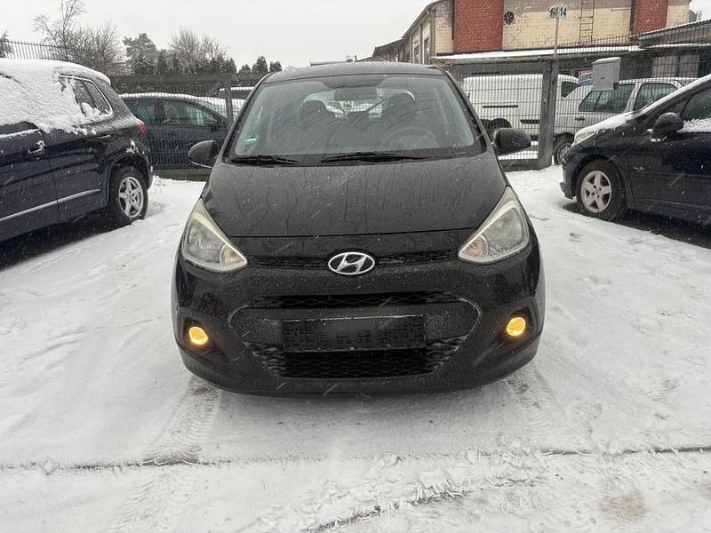 Gebraucht Hyundai i10 Trend 87 PS (63 kW) 2015 Schwarz Kleinwagen