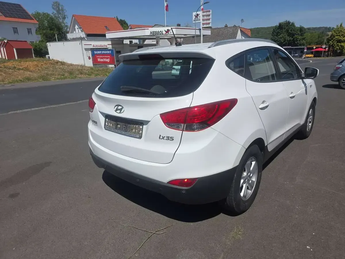 Gebraucht Hyundai ix35 Edition 135 PS (99 kW) 2013 Weiß SUV
