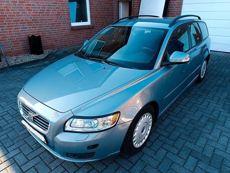 Gebraucht Volvo V50 145 PS (106 kW) 2010 Blau Kombi