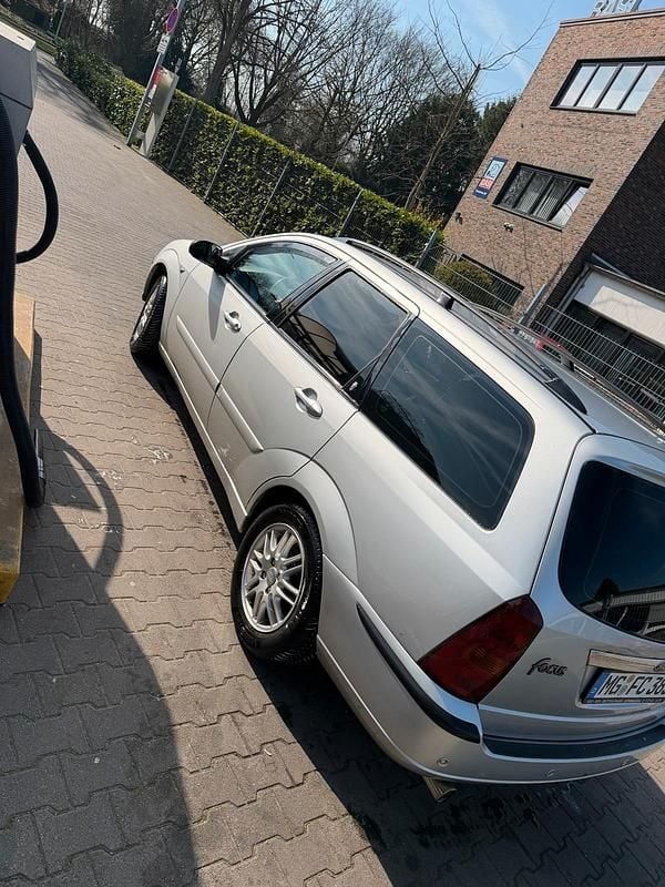 Gebraucht Ford Focus 101 PS (74 kW) 2005 Silber Kombi