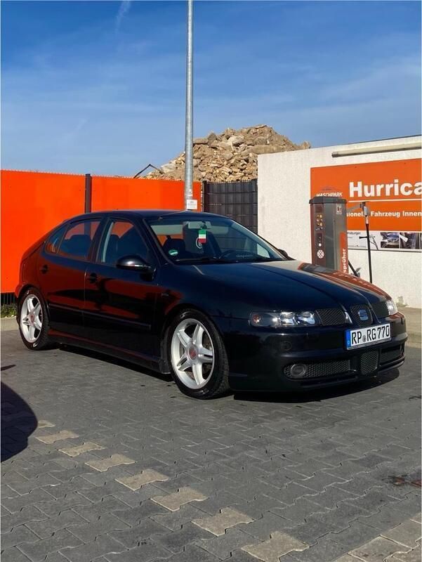 Schwarz Gebraucht 2003 Seat Leon FR Kleinwagen | 5.999 € - Bild 1/4