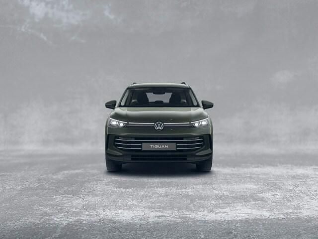 Gebraucht VW Tiguan Elegance 150 PS (110 kW) 2024 Grün SUV