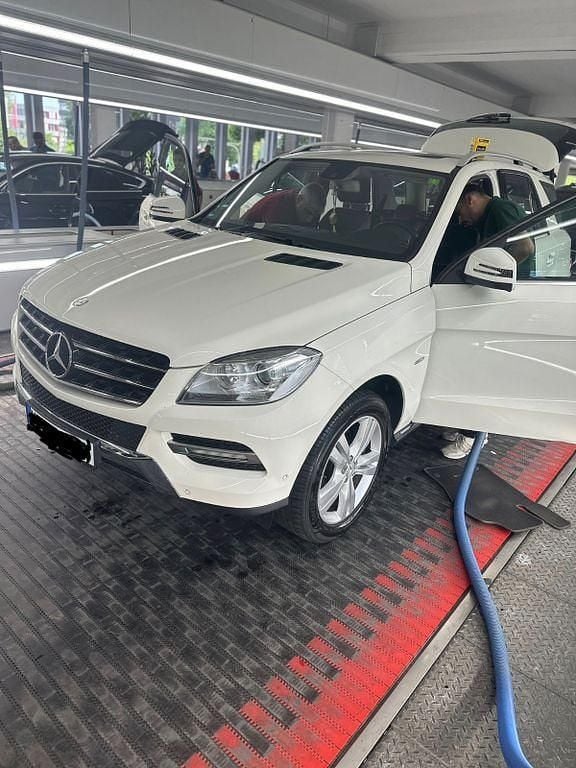 Gebraucht Mercedes ML250 204 PS (150 kW) 2012 Weiß SUV