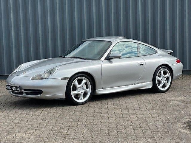 Silber Gebraucht 2000 Porsche 911 Carrera 4 Coupé | 29.900 € (Fairer Preis) - Bild 1/4