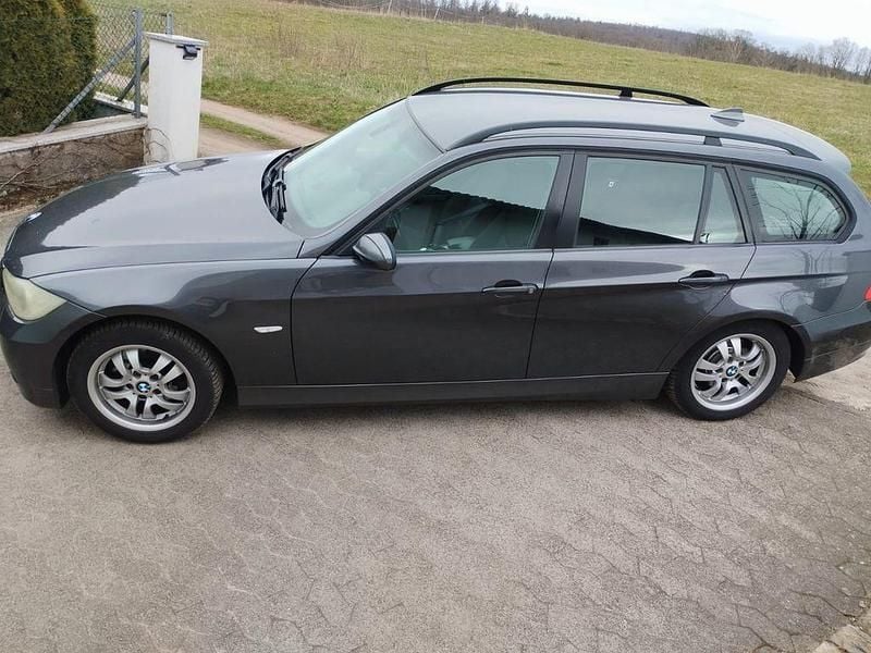 Gebraucht BMW 318 143 PS (105 kW) 2008 Braun Kombi