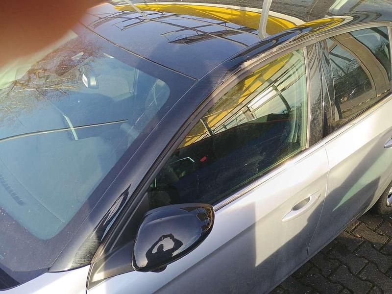 Gebraucht Opel Corsa Elegance 101 PS (74 kW) 2023 Kristallsilber Limousine