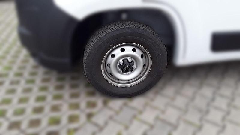 Gebraucht Peugeot Boxer 140 PS (102 kW) 2025 Weiß Van