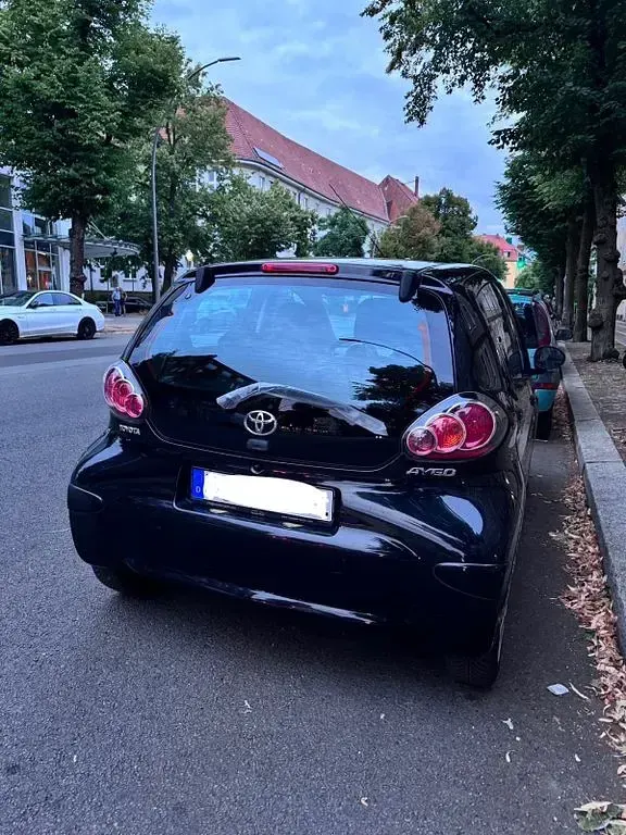 Gebraucht Toyota Aygo 68 PS (50 kW) 2009 Schwarz Kleinwagen