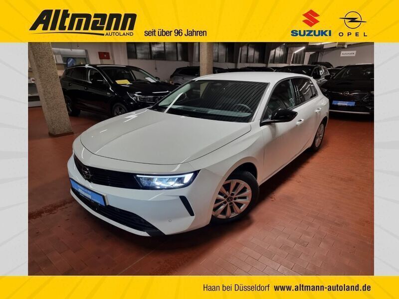 Weiß Gebraucht 2024 Opel Astra Enjoy Limousine | 20.880 € (Guter Preis) - Bild 1/4
