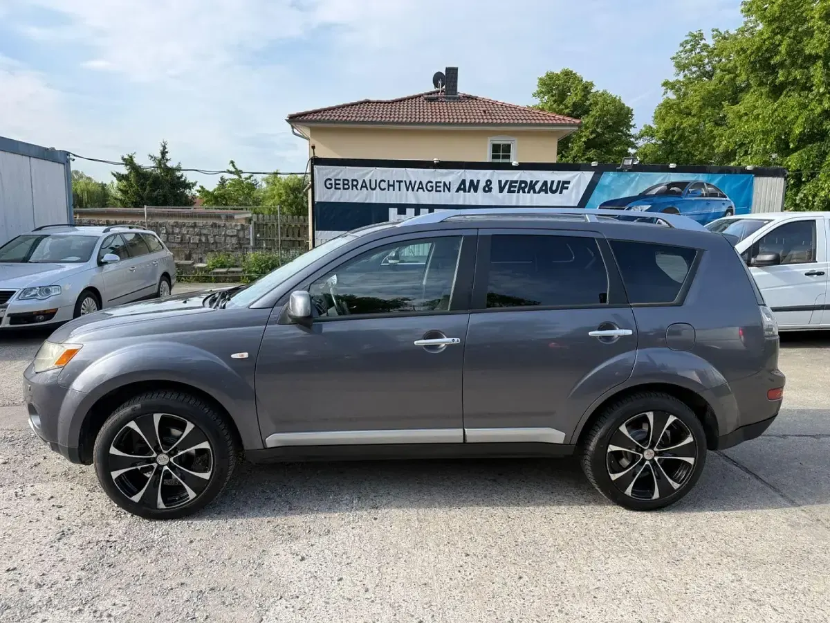 Gebraucht Mitsubishi Outlander Intense 170 PS (125 kW) 2008 Medium purplish grey SUV