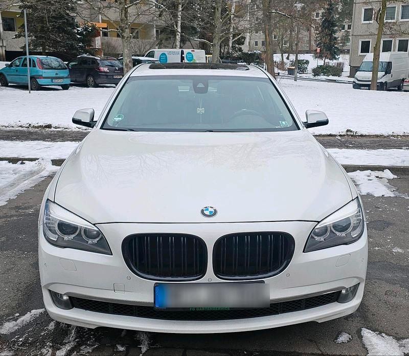Gebraucht BMW 730 258 PS (189 kW) 2012 Weiß Limousine