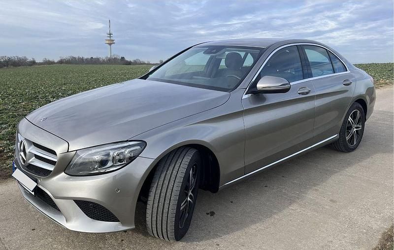 Silber Gebraucht 2020 Mercedes C200 Limousine | 26.000 € (Superpreis) - Bild 1/4