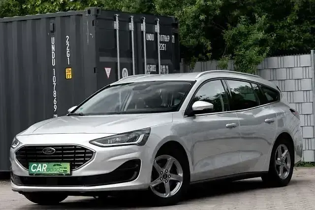 Gebraucht Ford Focus Titanium 120 PS (88 kW) 2022 Silber Kombi