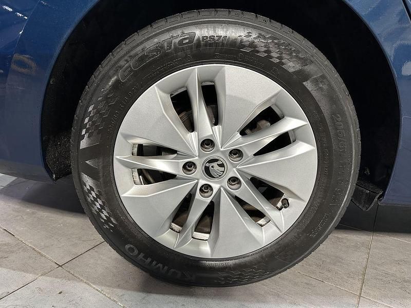 Gebraucht Skoda Octavia Ambition 150 PS (110 kW) 2021 Lavablau Kombi