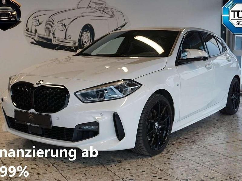Alpinweiss iii Gebraucht 2019 BMW 118 M Sport Kleinwagen | 18.390 € (Teuer) - Bild 1/4
