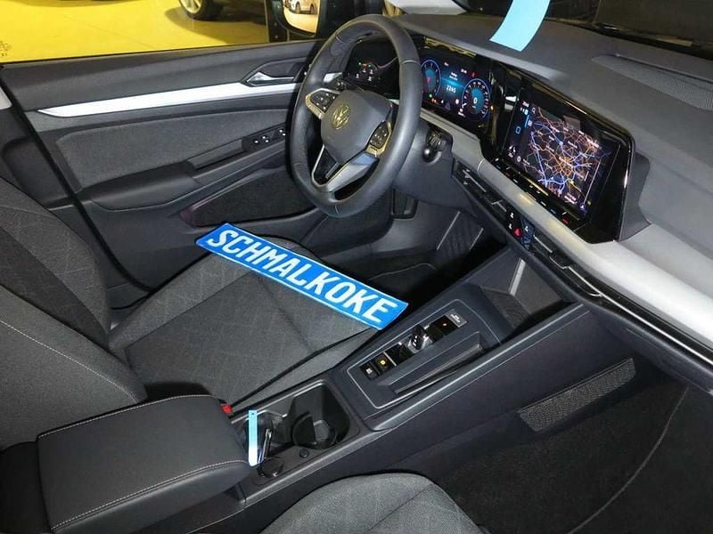 Gebraucht VW Golf VIII Life 116 PS (85 kW) 2024 Deep black pearlescent Limousine