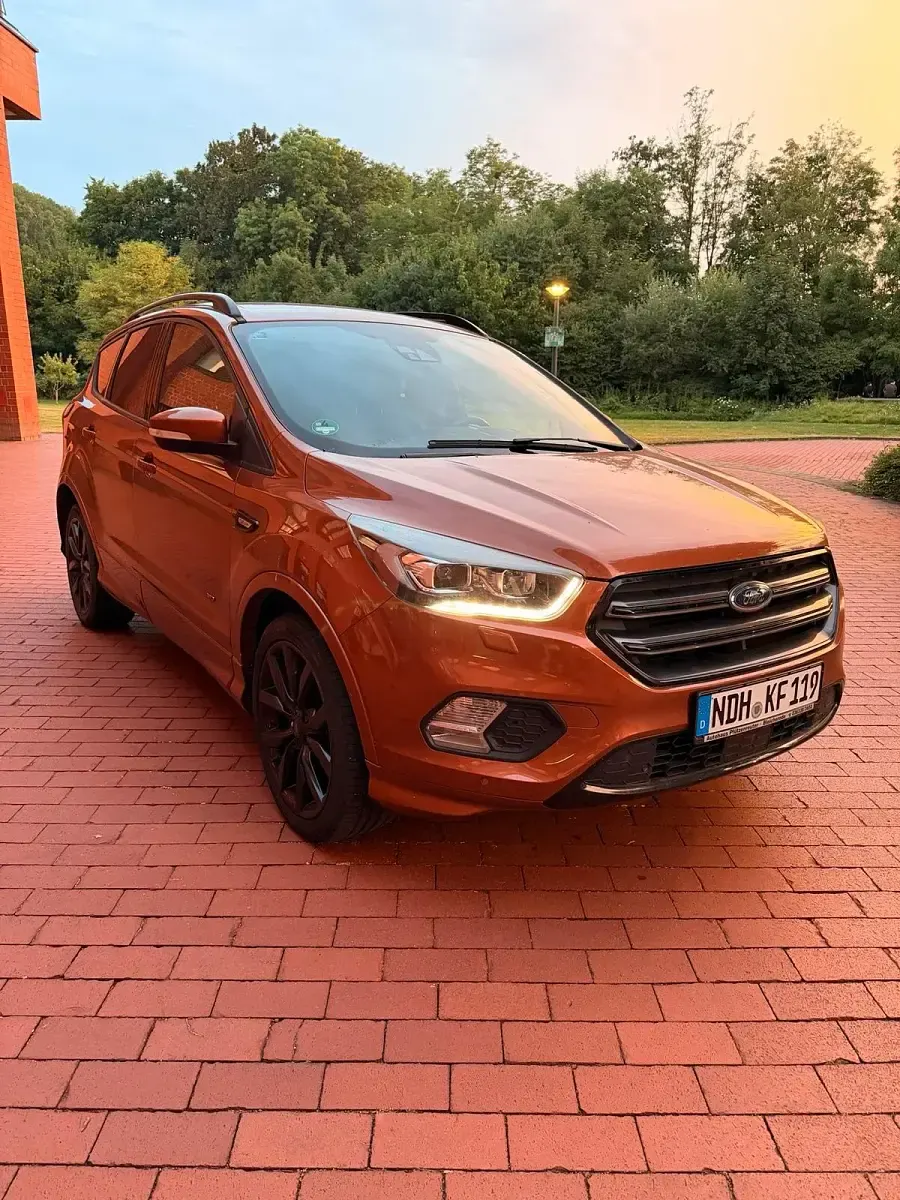 Gebraucht Ford Kuga ST-Line 179 PS (131 kW) 2018 Andere farben SUV