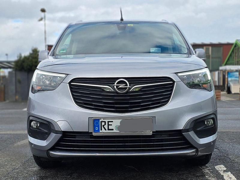 Gebraucht Opel Combo 131 PS (96 kW) 2019 Silber Van / Kleinbus