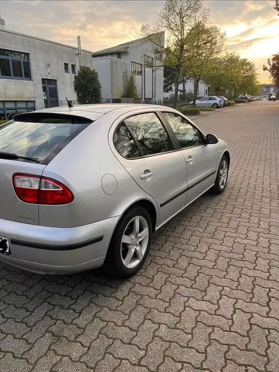 Gebraucht Seat Leon 105 PS (77 kW) 2004 Silber Kleinwagen