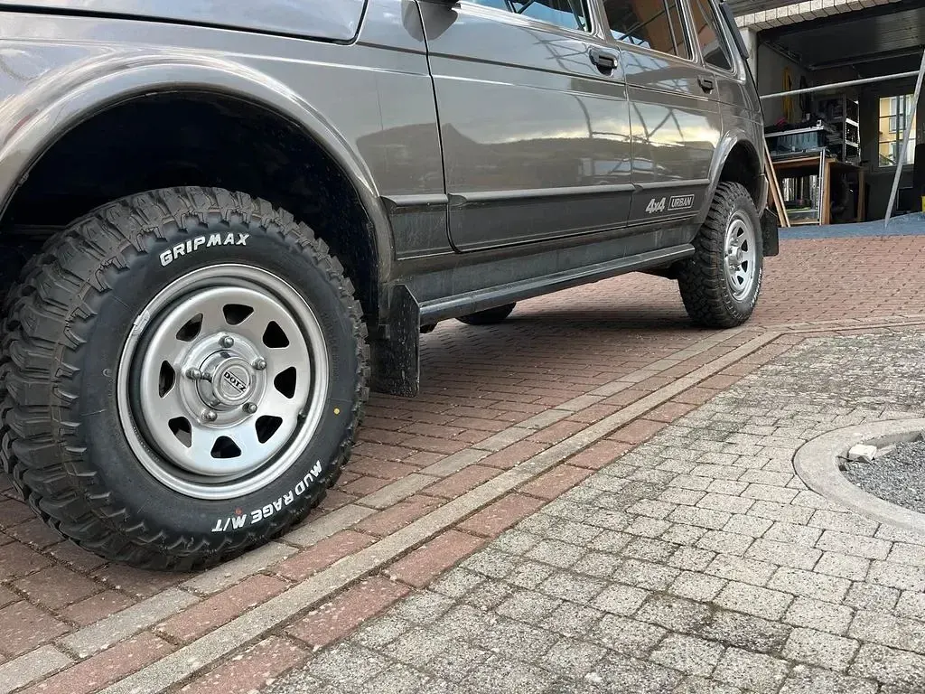 Gebraucht Lada niva 80 PS (58 kW) 2020 Braun SUV