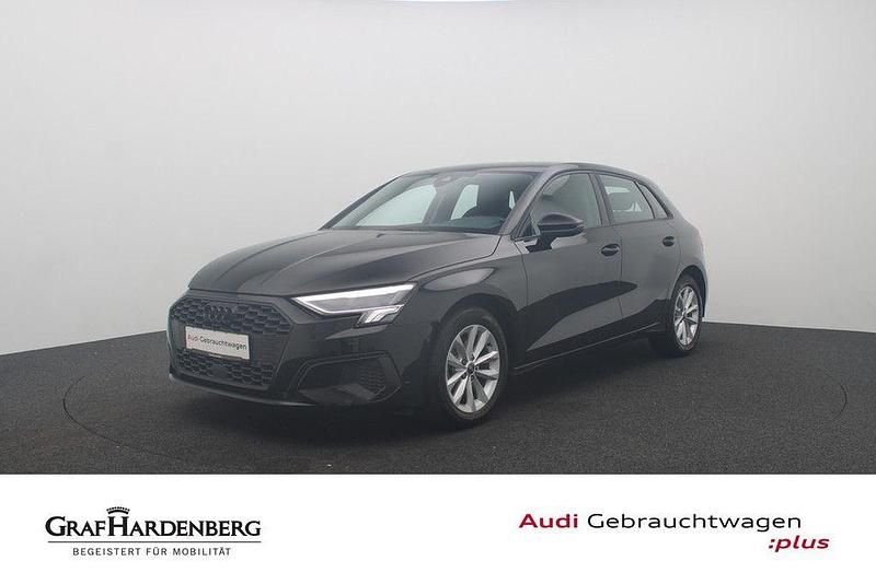 Brillantschwarz Gebraucht 2022 Audi A3 Sportback Sport Limousine | 25.880 € (Fairer Preis) - Bild 1/4