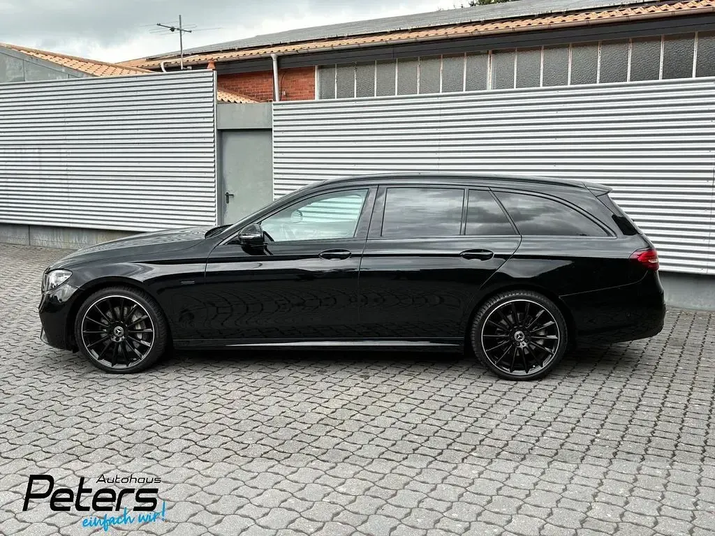Gebraucht Mercedes E400 AMG 330 PS (242 kW) 2023 Schwarz  unilack Kombi