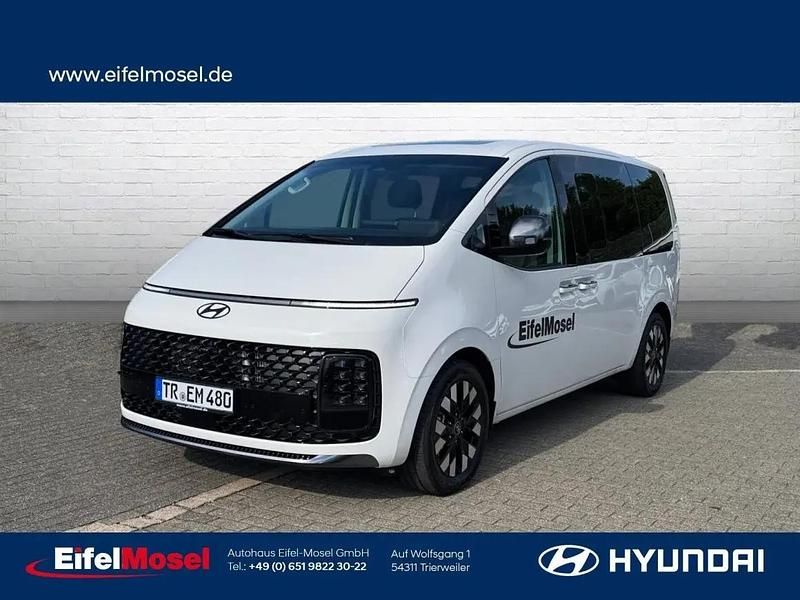 Creamy white / sol Neu 2025 Hyundai Staria Van | 54.460 € - Bild 1/1