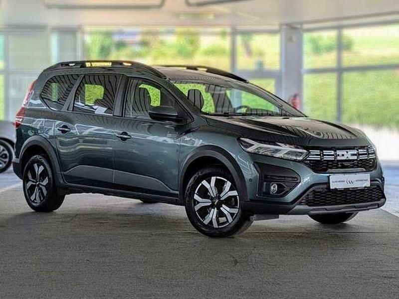 Gebraucht Dacia Jogger Expression 110 PS (80 kW) 2023 Cedar green Van / Kleinbus