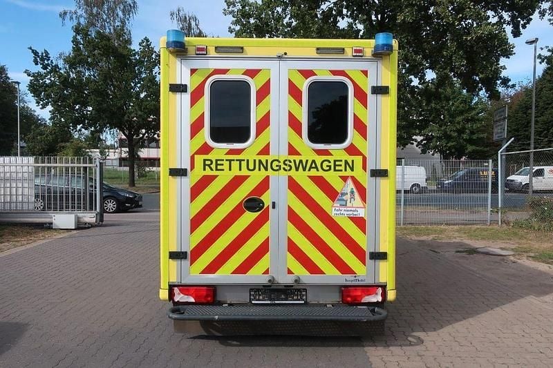 Usata Mercedes Sprinter 190 CV (139 kW) 2016 Giallo Furgone