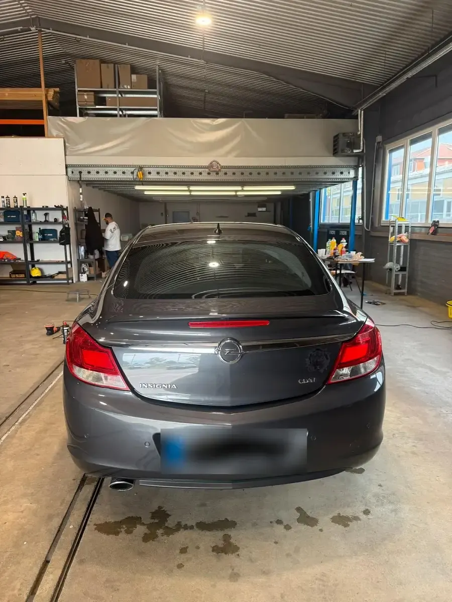 Gebraucht Opel Insignia 131 PS (96 kW) 2010 Grau Limousine