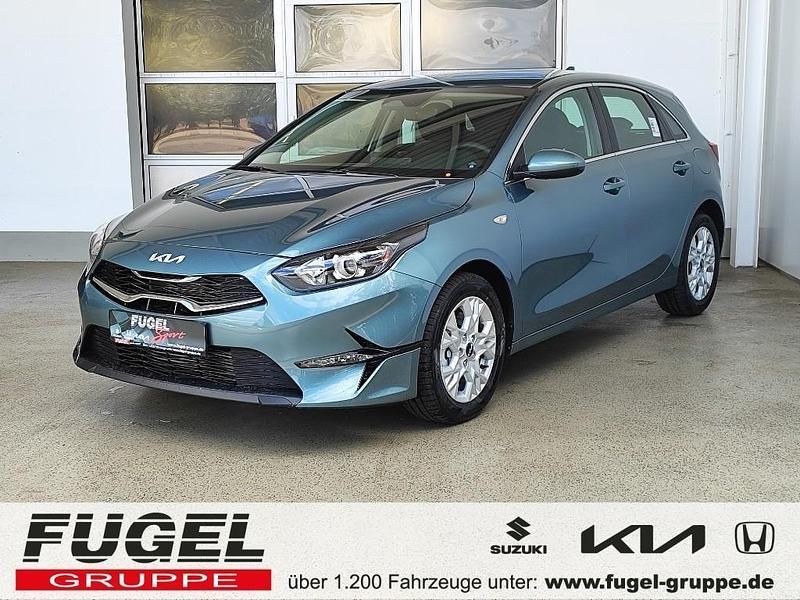 Yucca steel grey Neu 2024 Kia Ceed Vision Limousine | 20.629 € (Guter Preis) - Bild 1/4