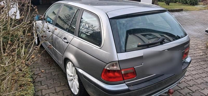 Gebraucht BMW 330 204 PS (150 kW) 2003 Grau Kombi
