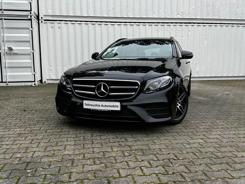 Schwarz Gebraucht 2017 Mercedes E350 AMG Limousine | 33.400 € (Fairer Preis) - Bild 1/4