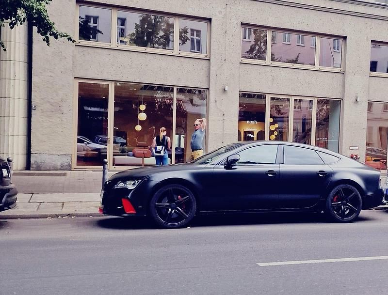 Schwarz Gebraucht 2010 Audi A7 Kleinwagen | 18.500 € (Teuer) - Bild 1/4