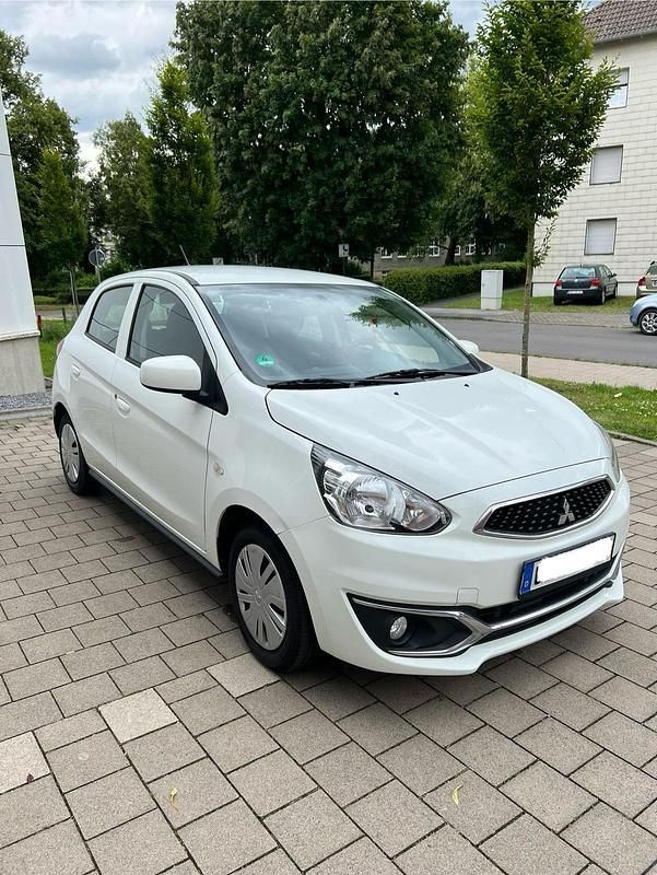 Weiß Gebraucht 2019 Mitsubishi Space Star Kleinwagen | 5.699 € (Fairer Preis) - Bild 1/4