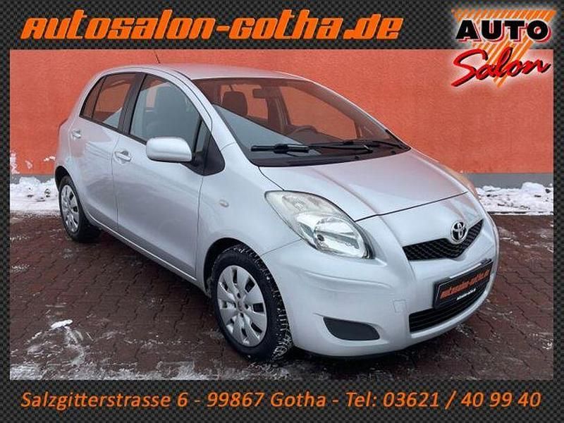 Gebraucht Toyota Yaris Sol 101 PS (74 kW) 2009 Silber Kleinwagen