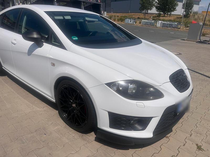 Weiß Gebraucht 2012 Seat Leon FR Kombi | 4.300 € (Fairer Preis) - Bild 1/4