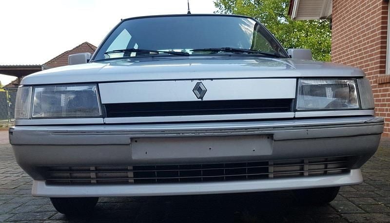 Gebraucht Renault R11 57 PS (41 kW) 1988 Silber Kleinwagen