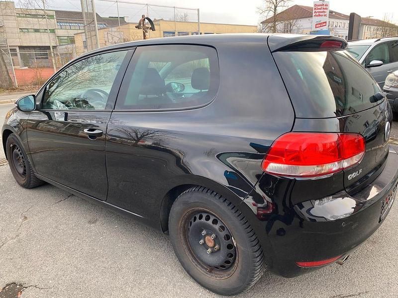 Gebraucht VW Golf VI Style 105 PS (77 kW) 2011 Schwarz Kleinwagen