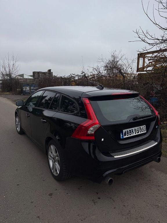 Gebraucht Volvo V60 R-Design 150 PS (110 kW) 2012 Schwarz Kombi