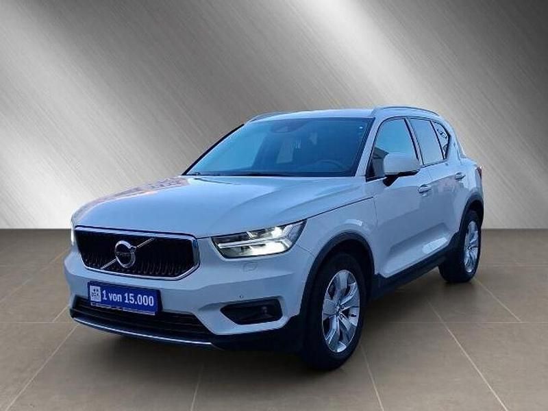 Weiß Gebraucht 2020 Volvo XC40 Momentum SUV | 28.390 € (Guter Preis) - Bild 1/4