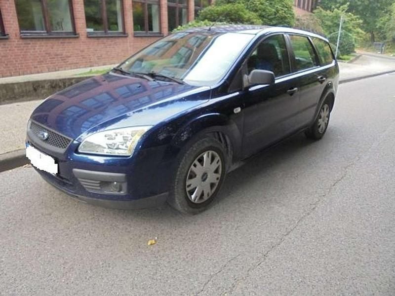 Blau Gebraucht 2005 Ford Focus Kombi | 580 € (Guter Preis) - Bild 1/4
