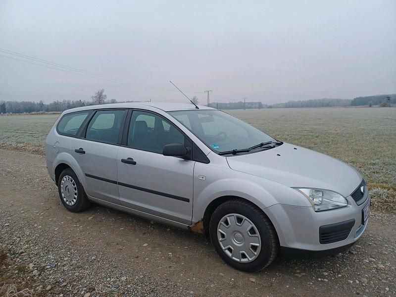 Gebraucht Ford Focus 100 PS (73 kW) 2006 Silber Kombi