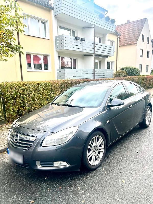Grau Gebraucht 2010 Opel Insignia Limousine | 1.890 € (Superpreis) - Bild 1/4