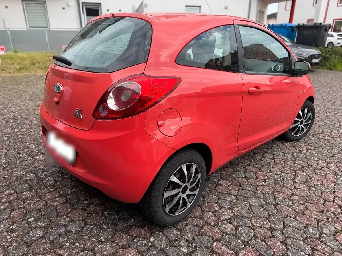 Gebraucht Ford Ka 69 PS (50 kW) 2012 Rot Kleinwagen